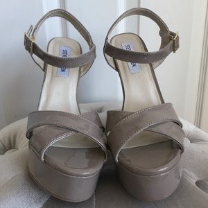 🌺STEVE MADDEN🌺 Patent Leather Ankle Strap Sandal